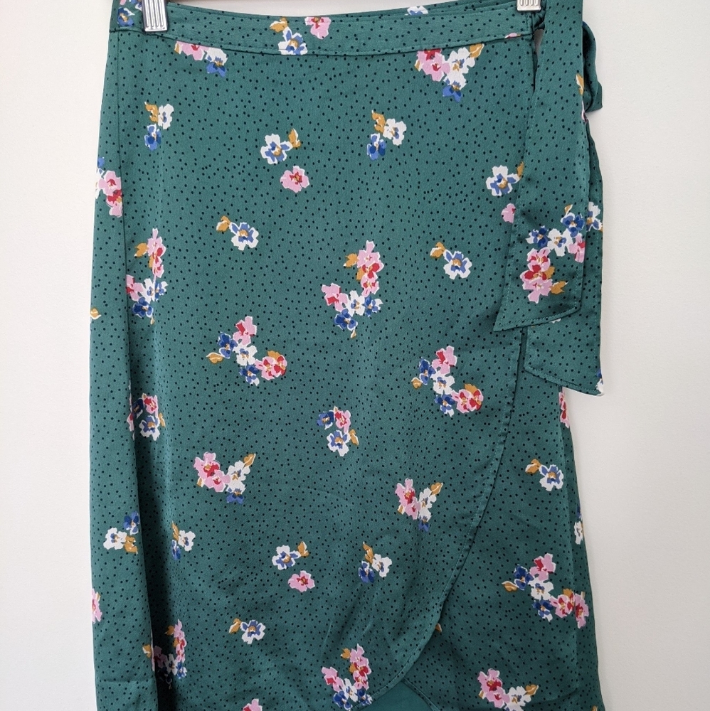 Abercrombie & Fitch midi satin skirt